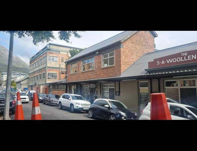 BUSINESS PROPERTY TO RENT IN MOWBRAY